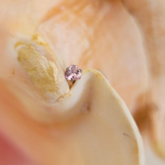 18G Pink heart nose screw nostil piercing jewelry prong set CZ gem - Picture 2 of 4